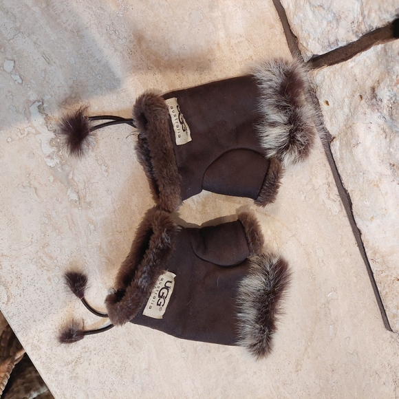 UGG Accessories - UGG fingerless gloves with fur brown